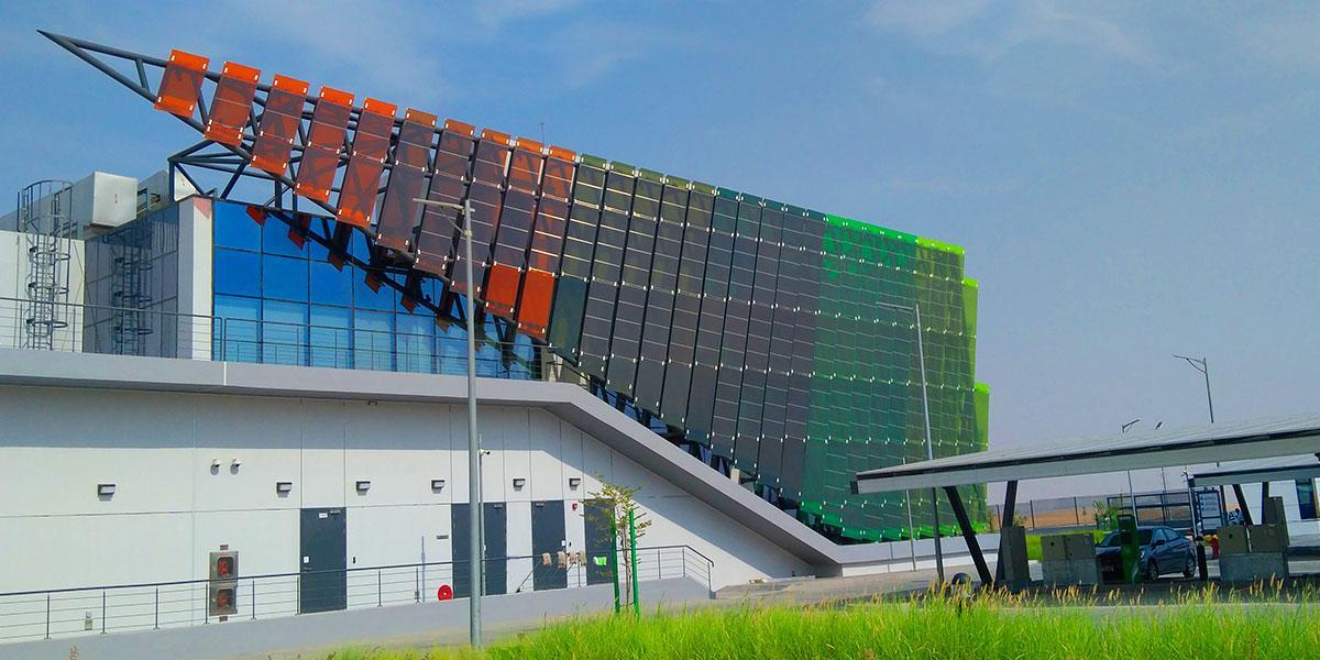dewa r&d centre photovoltaic façade onyx solar